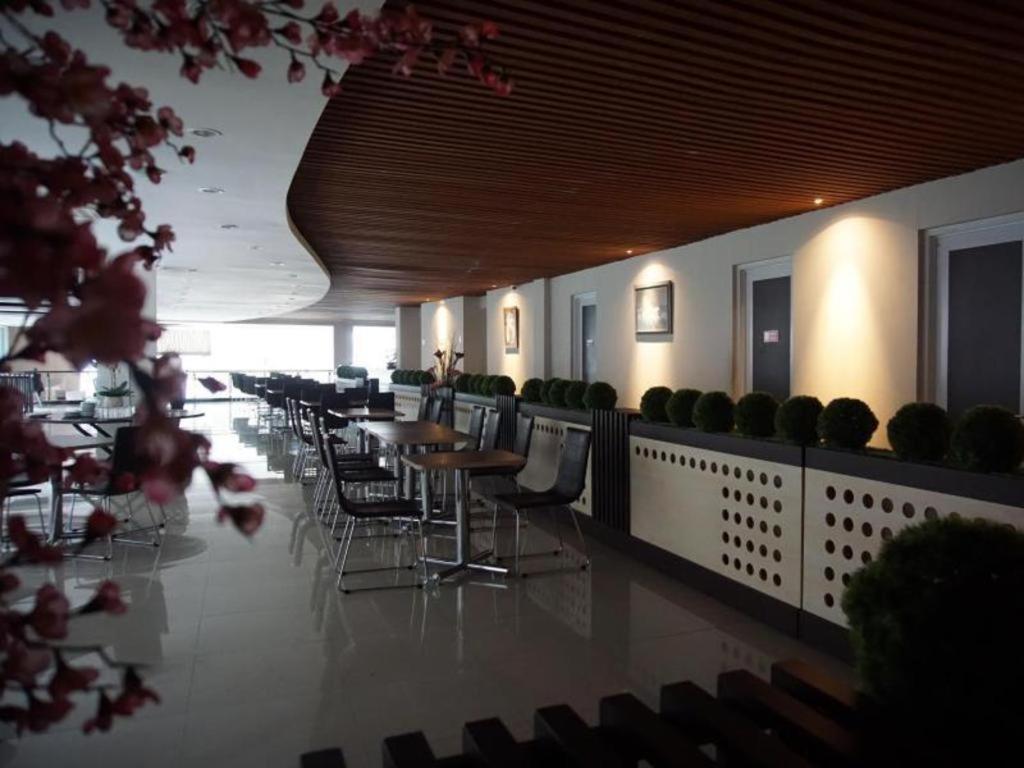 בנדונג Raffleshom Hotel מראה חיצוני תמונה
