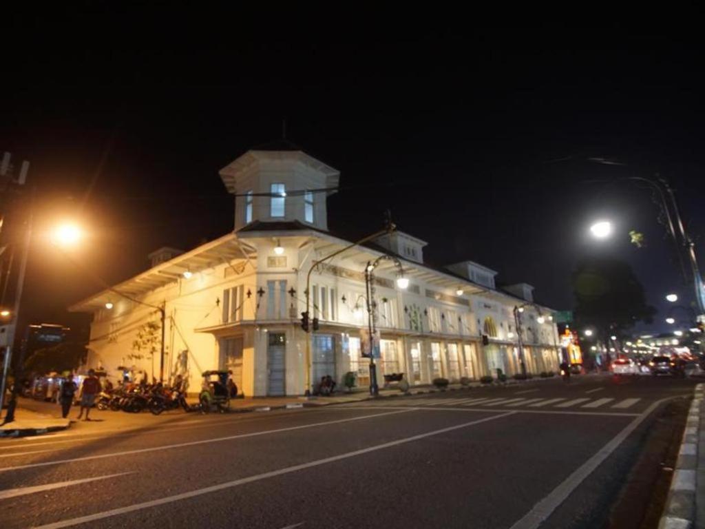 בנדונג Raffleshom Hotel מראה חיצוני תמונה