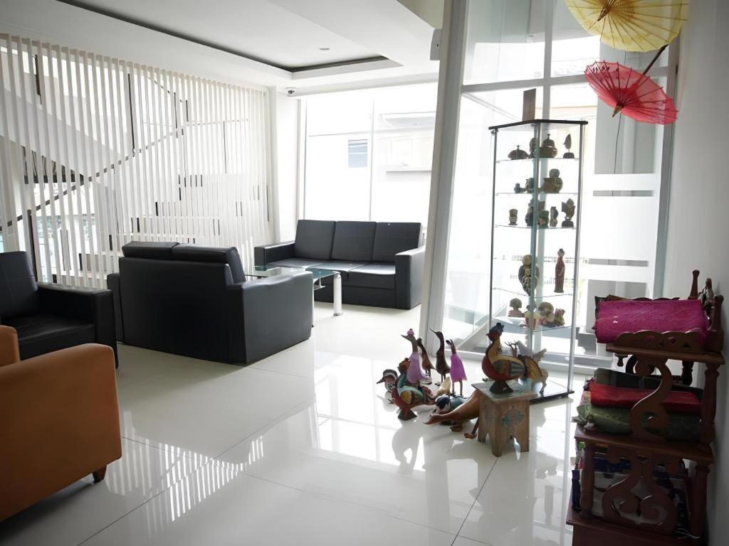 בנדונג Raffleshom Hotel מראה חיצוני תמונה