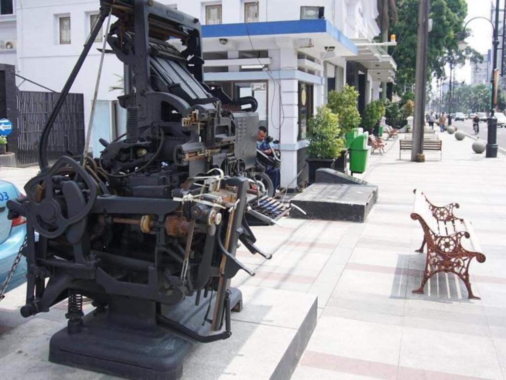 בנדונג Raffleshom Hotel מראה חיצוני תמונה