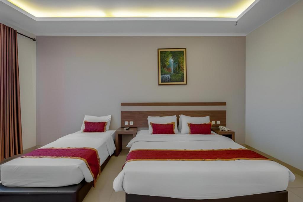 בנדונג Raffleshom Hotel מראה חיצוני תמונה