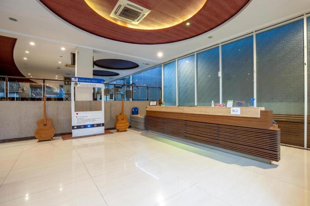 בנדונג Raffleshom Hotel מראה חיצוני תמונה