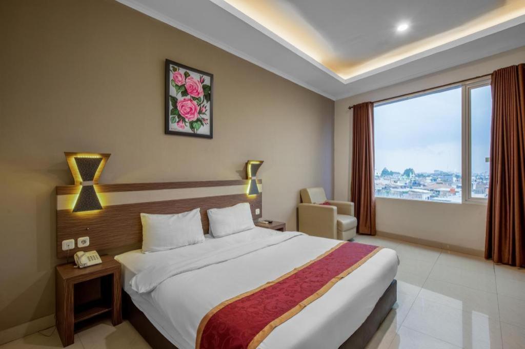 בנדונג Raffleshom Hotel מראה חיצוני תמונה